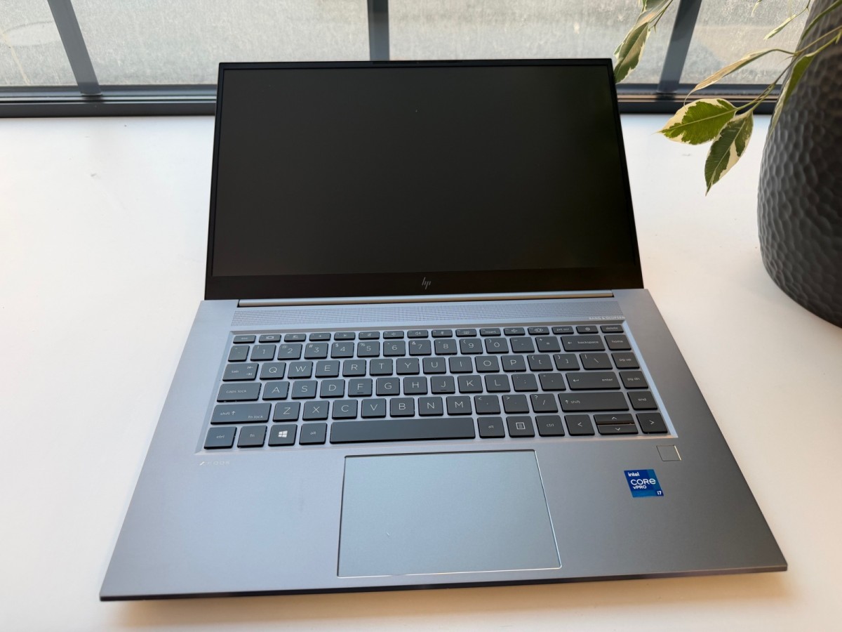 Notebook poleasingowy HP ZBook Studio G8 Core i7-11850H (11-gen.)2,5 GHz / 32 GB / 240 SSD NVME / 15,6'' FullHD / Nvidia RTX A2000 / Win11Prof. 
