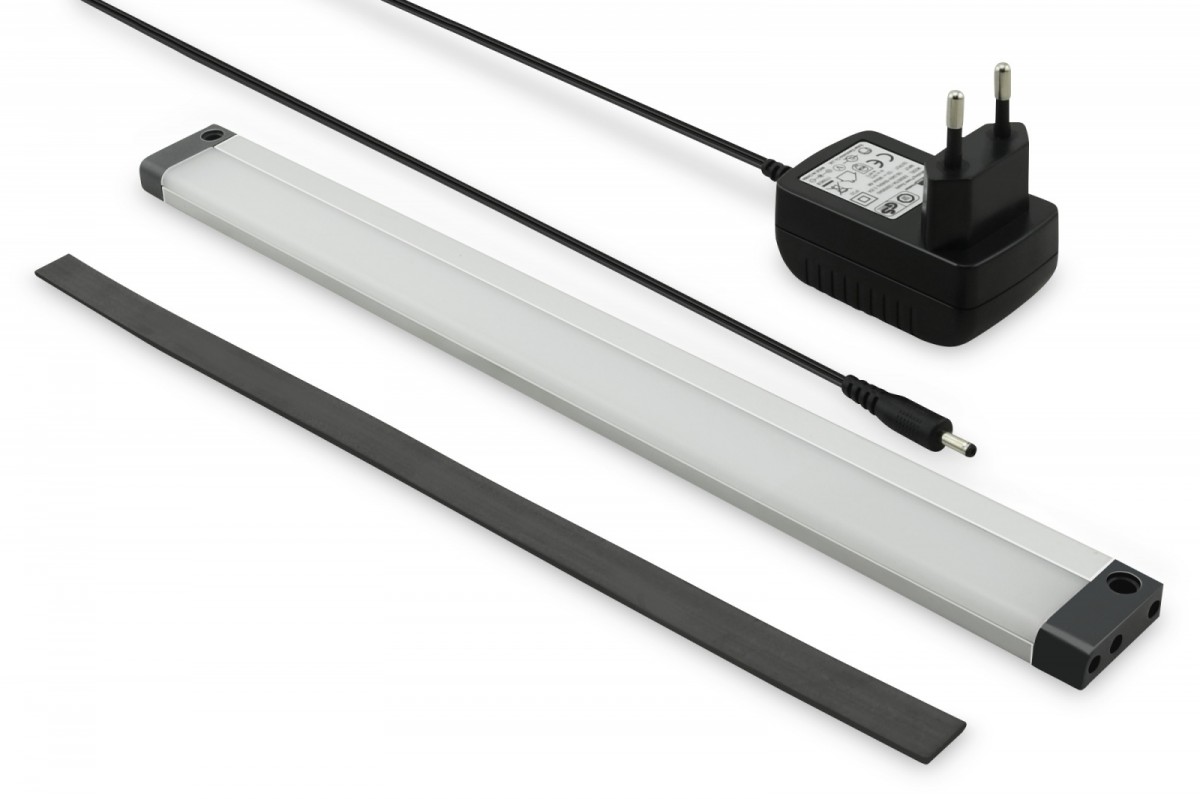 Oświetlenie LED do szaf teleinformatycznych stojących lub wiszących 19" mocowanie na magnes