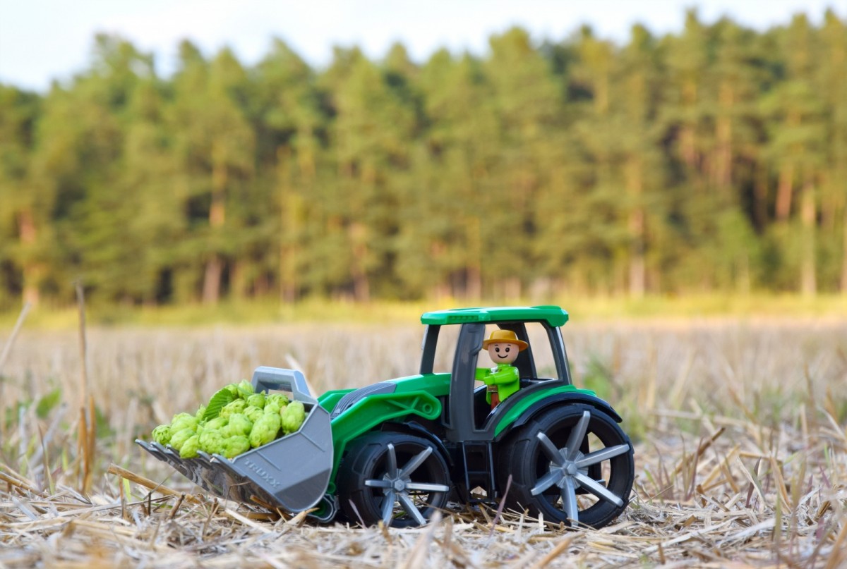 Traktor Truxx2 w otwartym pudełku