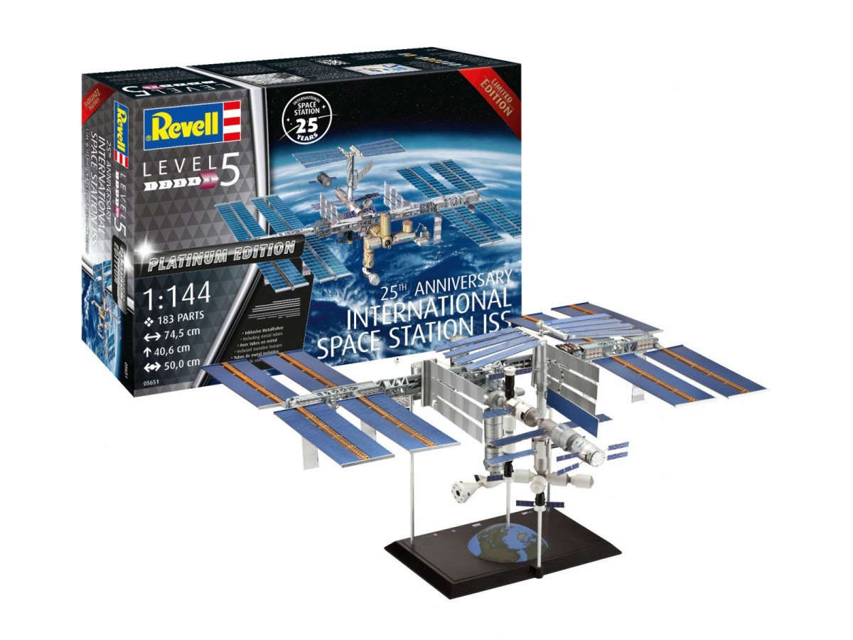 Model plastikowy Zestaw upominkowy 25 rocznica International Space Station ISS  1/144