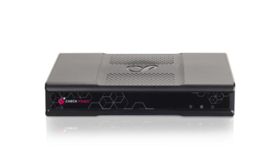 Zapora sieciowa SG 1555 appliance. Includes SNBT subscription       package and Direct Premium support for 3Y 